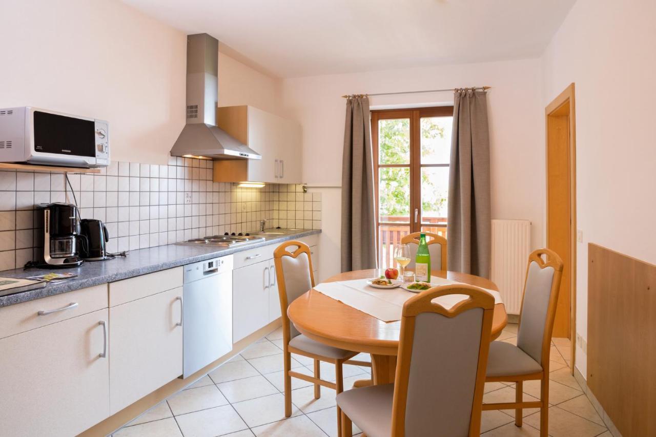 Engadiner Apartments & Wines Монтанья Экстерьер фото
