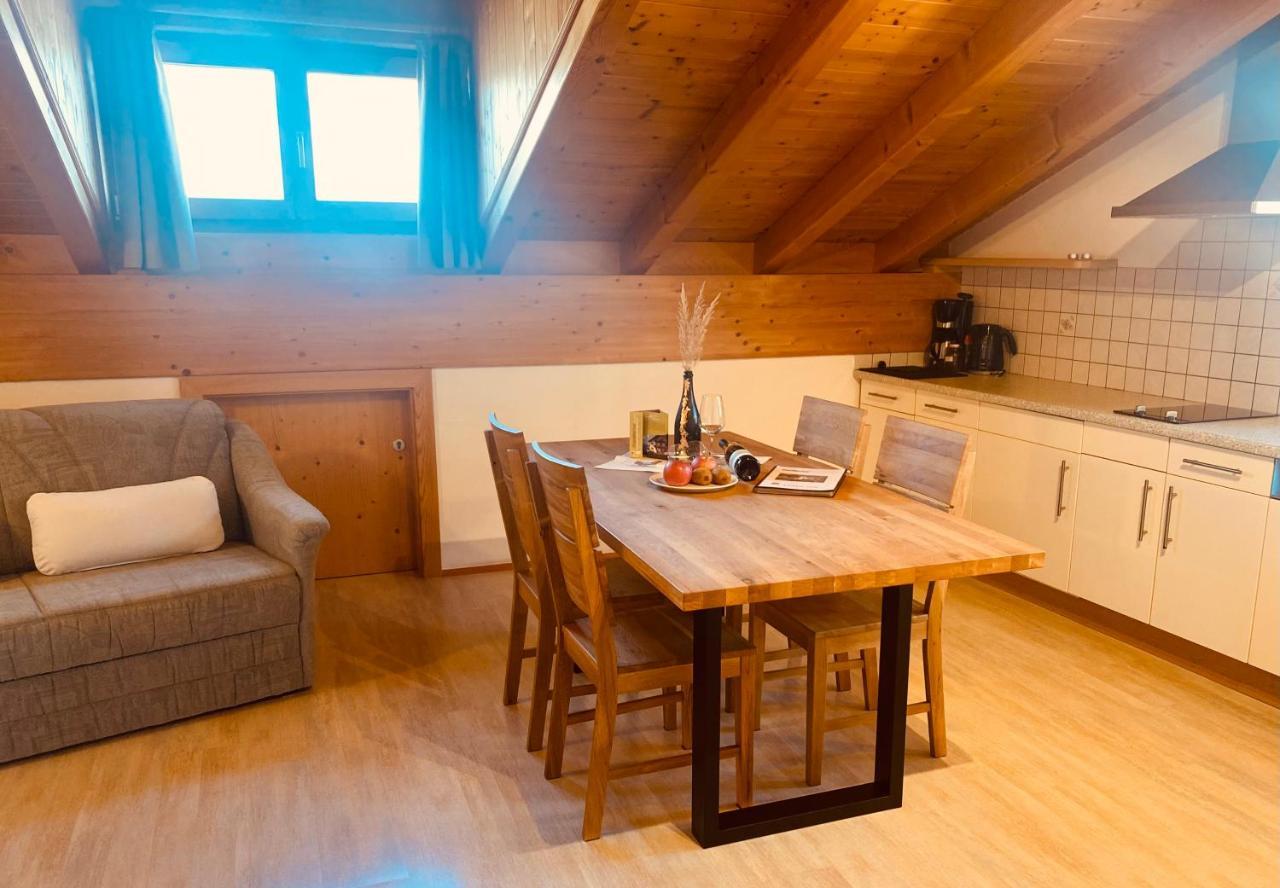 Engadiner Apartments & Wines Монтанья Экстерьер фото