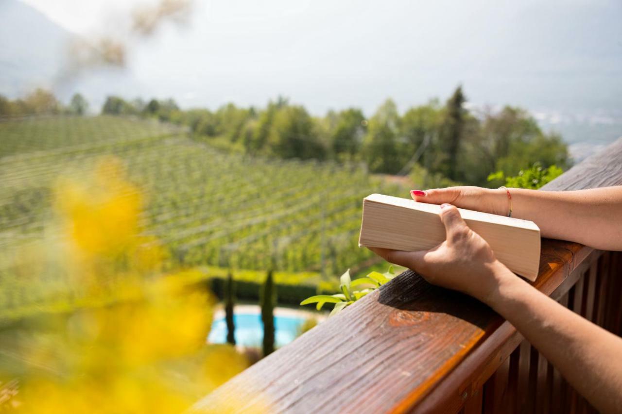 Engadiner Apartments & Wines Монтанья Экстерьер фото